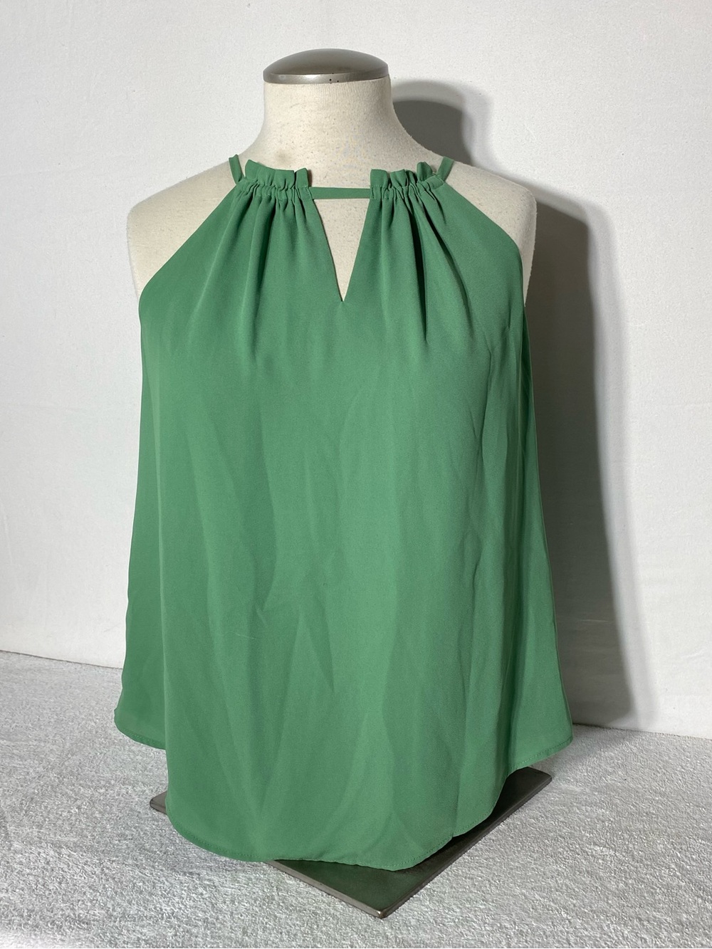 RW&CO. Green Halter Style Camisole Sleeveless Blouse S